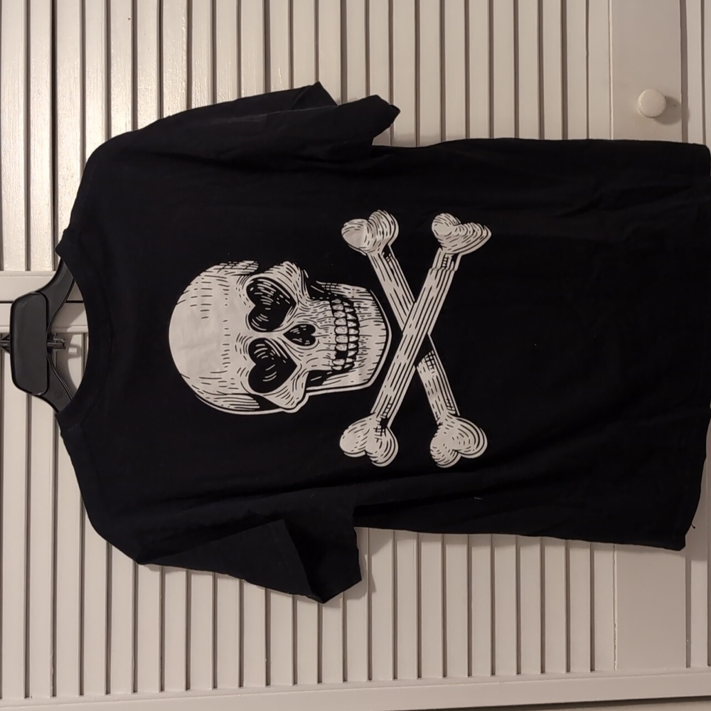 Men's skull graphic tee